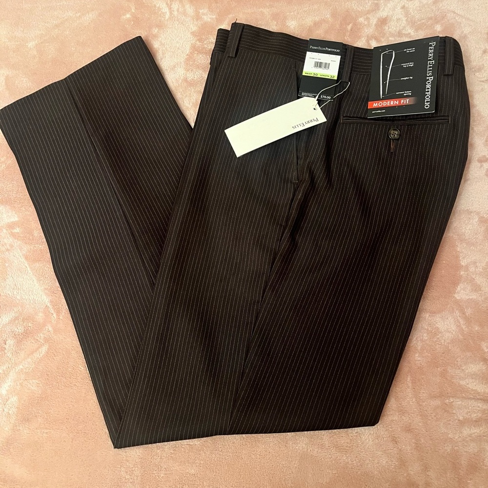 J-New Perry Ellis Black Pinstripe Pants; 30/30”